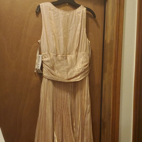 Danny & Nicole Gold Dress Size 16 - Picture 4 of 4